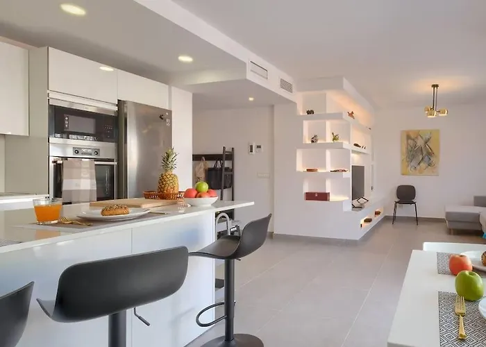 Bonito 2 Minutos De La Playa * 푸엔히롤라