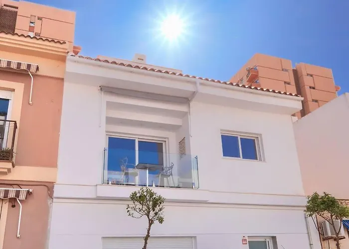 Bonito 2 Minutos De La Playa 푸엔히롤라