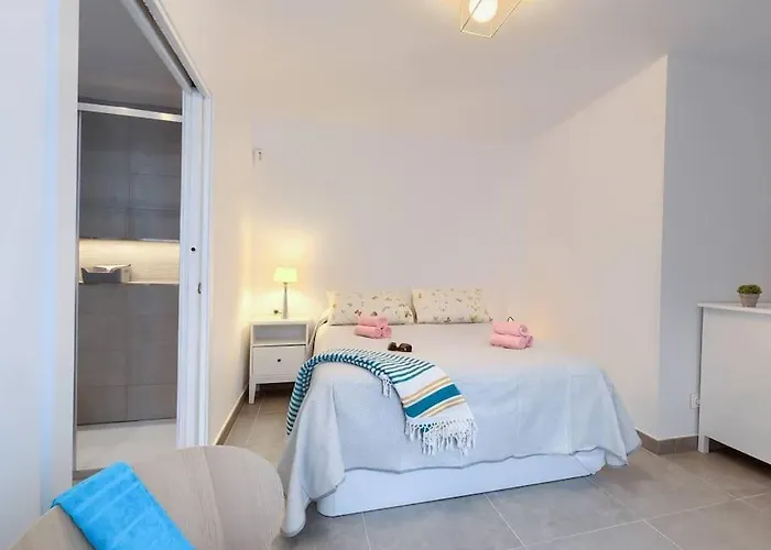 Bonito 2 Minutos De La Playa 푸엔히롤라