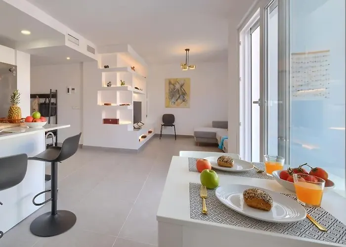 Bonito 2 Minutos De La Playa * Fuengirola